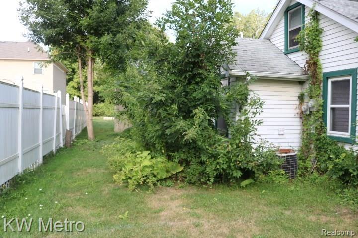 1516 Sibley Avenue Rochester Hills, MI 48307 - Photo 10 of 33