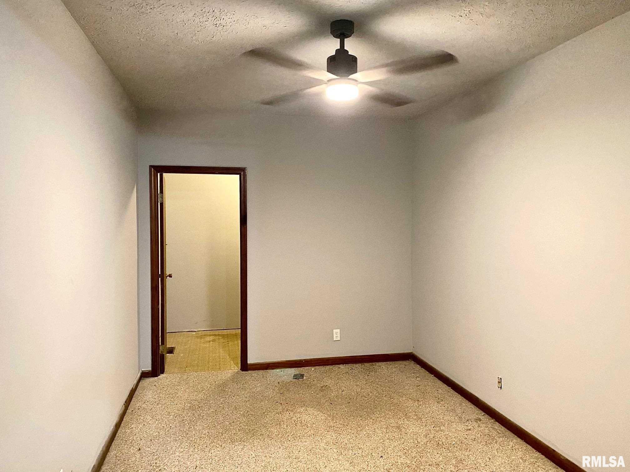 1144 Crystal Road West Frankfort, IL 62896 - Photo 10 of 17 Gallery Image 10