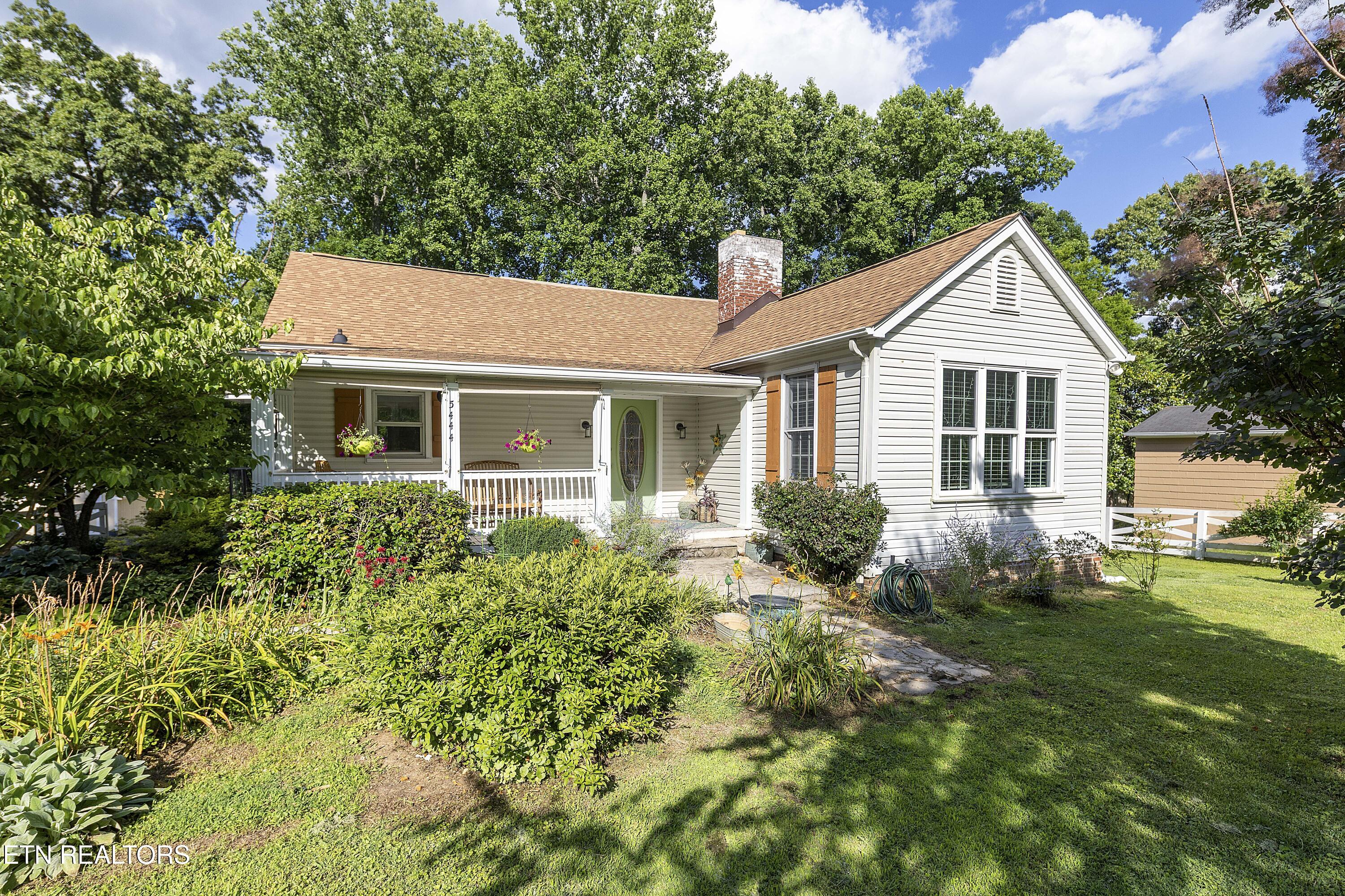 5444 Briercliff Road Knoxville, TN 37918 - Photo 2 of 47 L40A8154