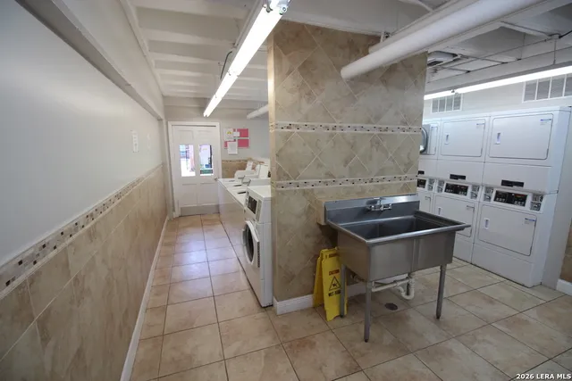 $1,225 | 8401 North New Braunfels Avenue, Unit 331, San Antonio, TX 78209