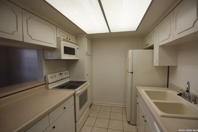 $1,225 | 8401 North New Braunfels Avenue, Unit 331, San Antonio, TX 78209