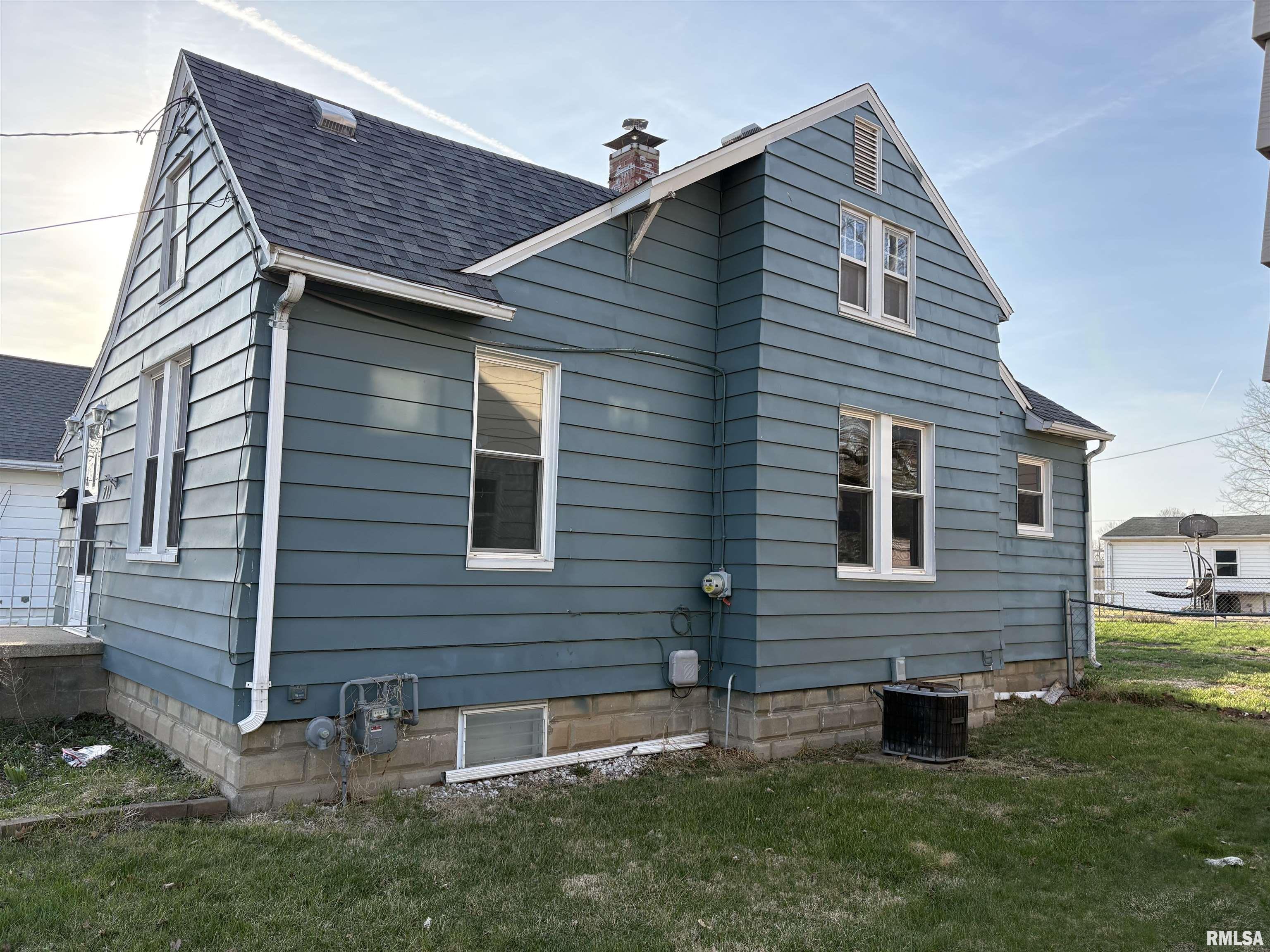 714 East Ash Street Canton, IL 61520 - Photo 2 of 40