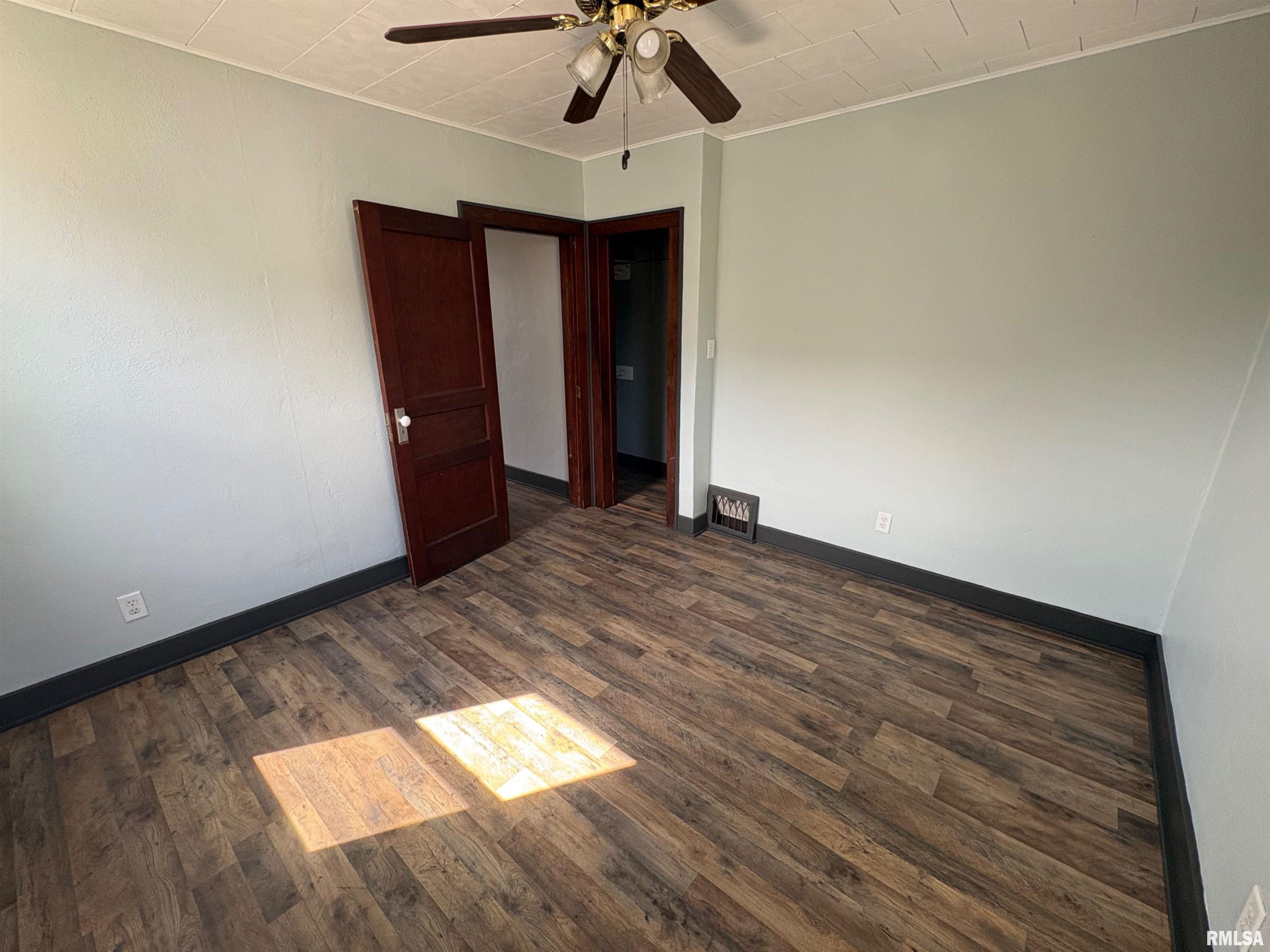 714 East Ash Street Canton, IL 61520 - Photo 23 of 40