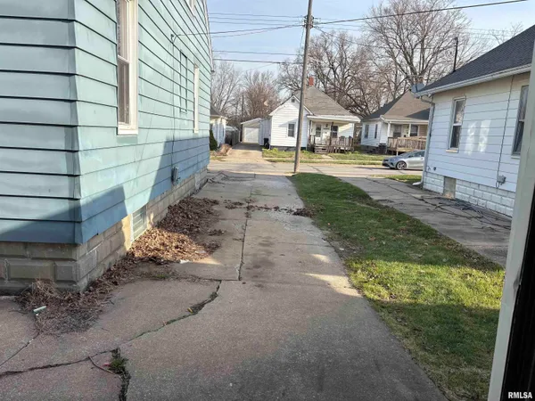 $90,000 | 714 East Ash Street, Canton, IL 61520
