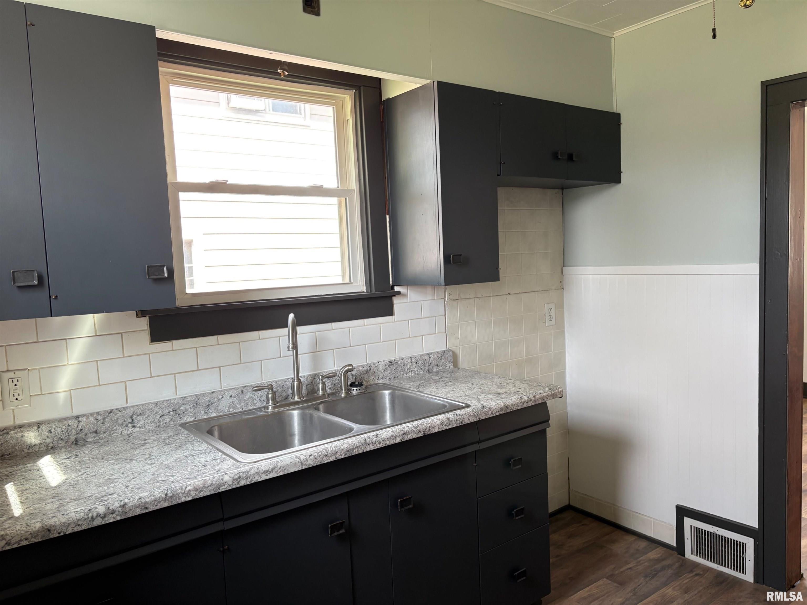 714 East Ash Street Canton, IL 61520 - Photo 5 of 40