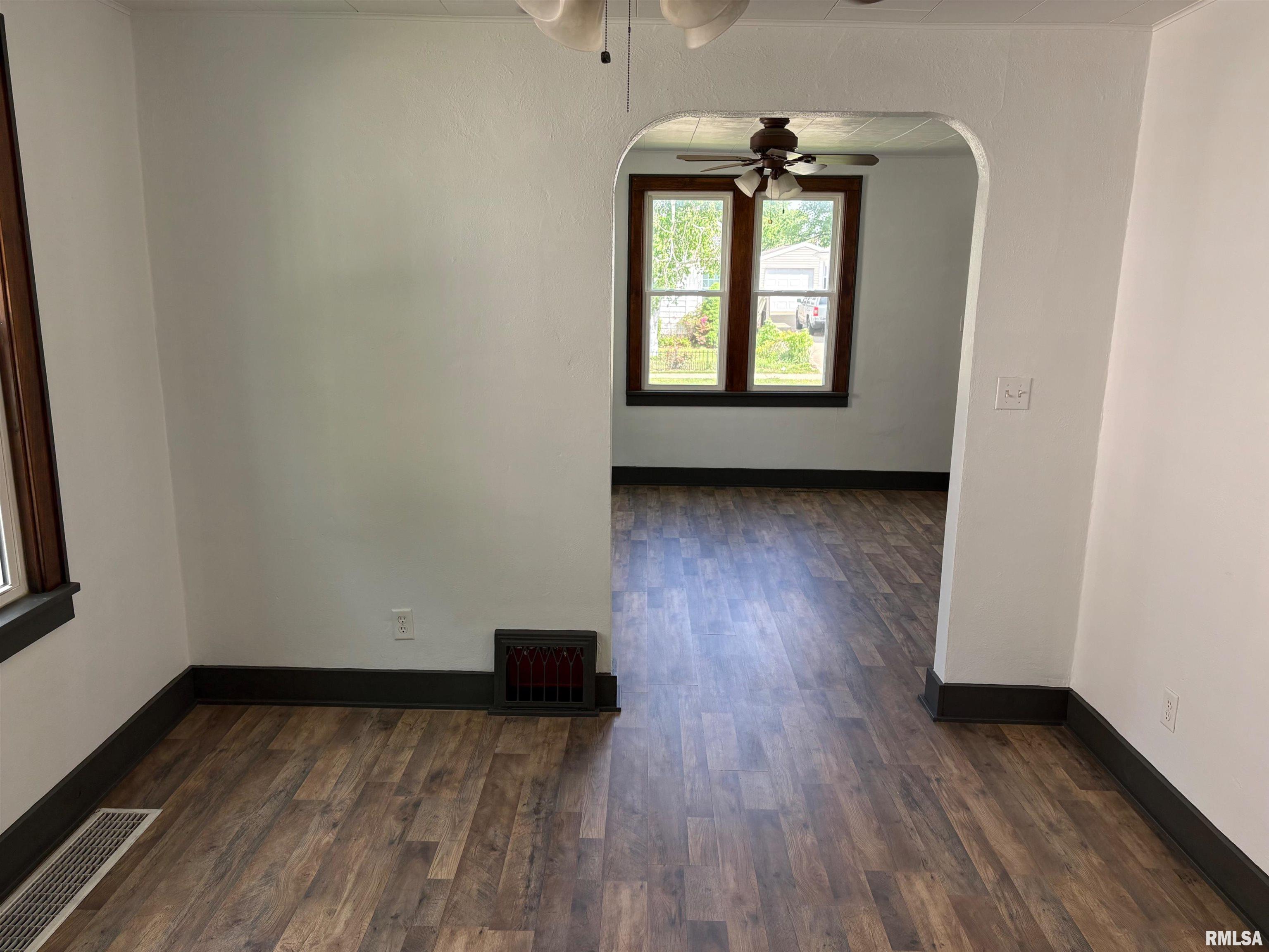 714 East Ash Street Canton, IL 61520 - Photo 8 of 40