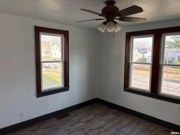 $90,000 | 714 East Ash Street, Canton, IL 61520