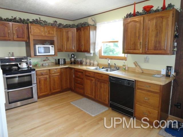 401 Maple Street Bergland, MI 49947 - Photo 4 of 30