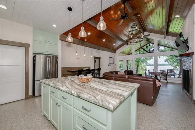 $998,000 | 8695 Clyde Acord Road, Franklin, TX 77856