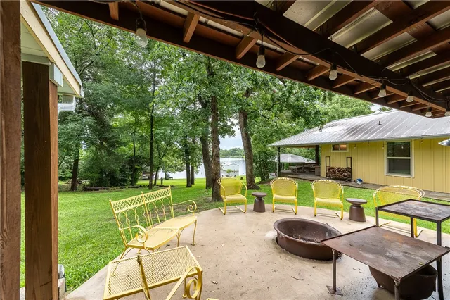 $998,000 | 8695 Clyde Acord Road, Franklin, TX 77856