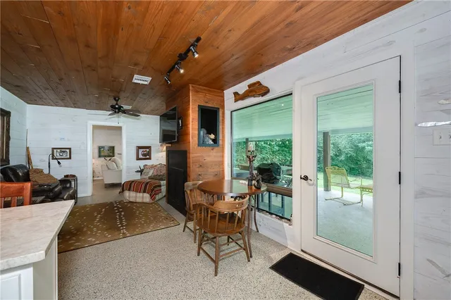 $998,000 | 8695 Clyde Acord Road, Franklin, TX 77856