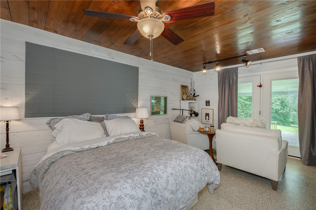 8695 Clyde Acord Road Franklin, TX 77856 - Photo 41 of 50 Casita primary bedroom