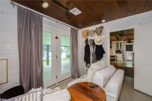 $998,000 | 8695 Clyde Acord Road, Franklin, TX 77856