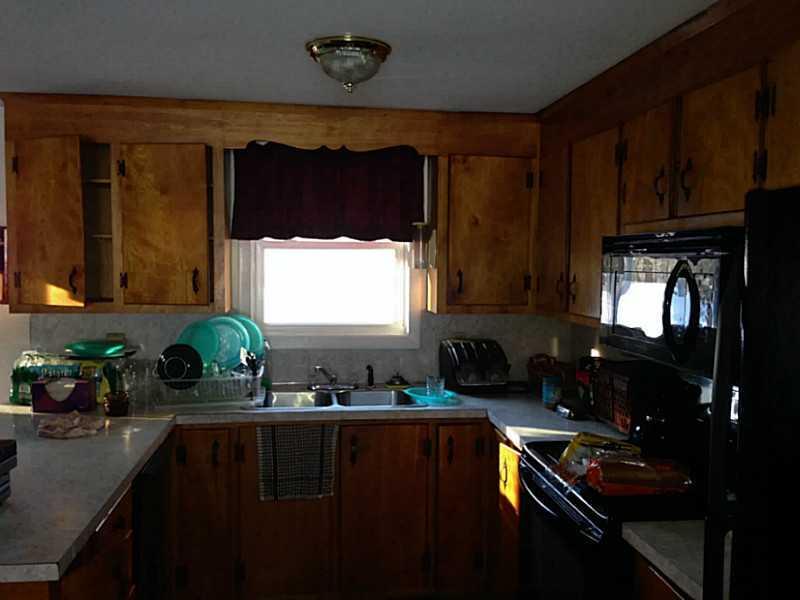 39 Collinwood Circle Windham, ME 04062 - Photo 11 of 25 Kitchen.