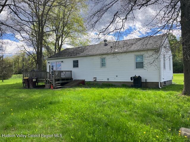 9580 Rte 9W Athens, NY 12015 - Photo 2 of 35 a view of a house with backyard