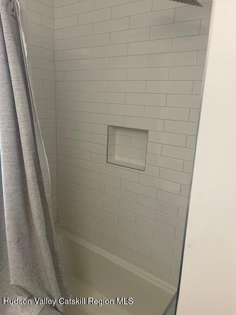 9580 Rte 9W Athens, NY 12015 - Photo 26 of 35 a bathroom with a bathtub