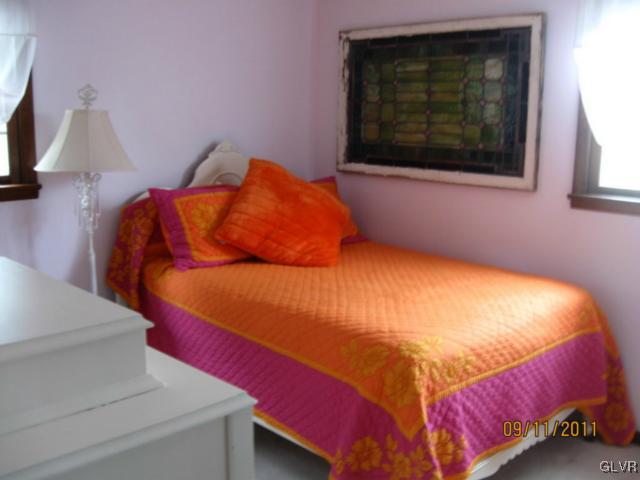 891 Valley View Road Coopersburg, PA 18036 - Photo 13 of 28 Gallery Image 13