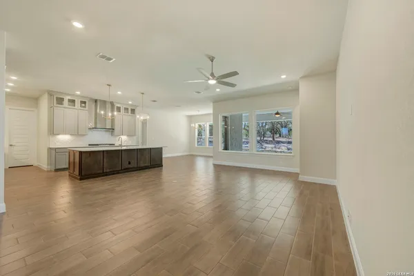 $729,990 | 1124 Portnall Pl Road, Bulverde, TX 78163