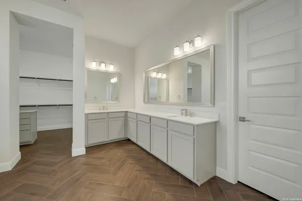 $729,990 | 1124 Portnall Pl Road, Bulverde, TX 78163