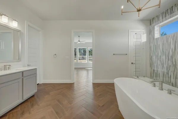 $729,990 | 1124 Portnall Pl Road, Bulverde, TX 78163