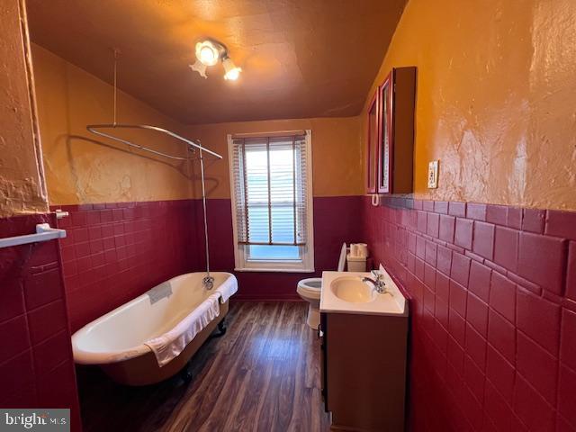 3601 Fairmount Avenue Philadelphia, PA 19104 - Photo 15 of 21 a bathroom with a sink and a mirror