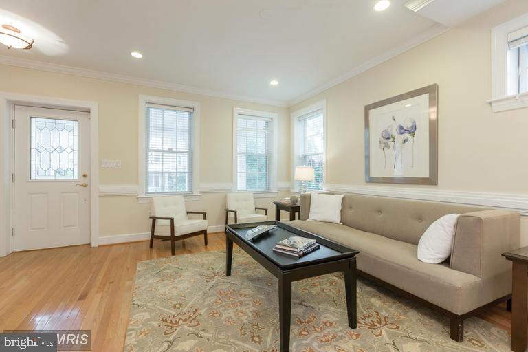 2444 Tunlaw Road Northwest Washington, DC 20007 - Photo 4 of 14