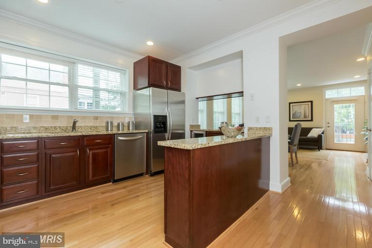 2444 Tunlaw Road Northwest Washington, DC 20007 - Photo 5 of 14