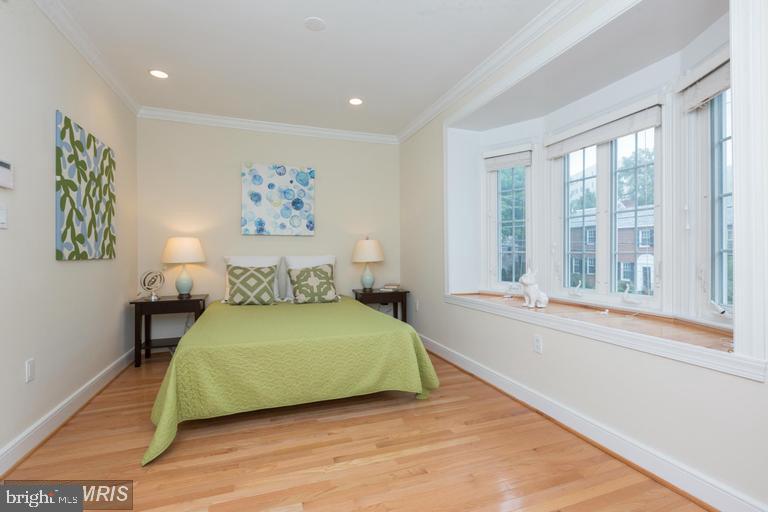 2444 Tunlaw Road Northwest Washington, DC 20007 - Photo 9 of 14