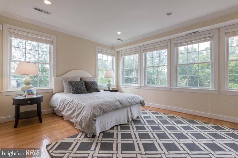 2444 Tunlaw Road Northwest Washington, DC 20007 - Photo 10 of 14