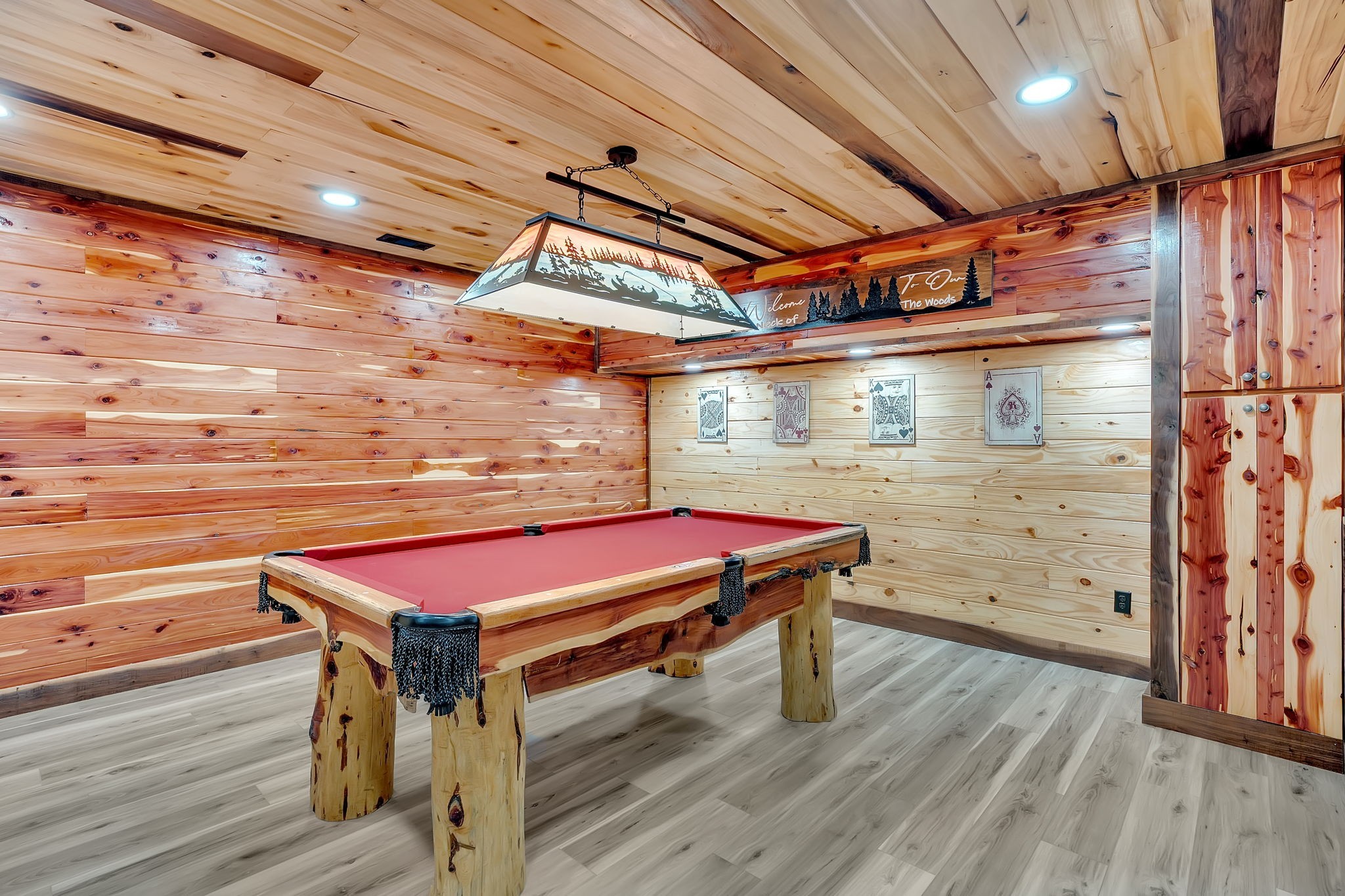 92 Ghea Road Normandy, TN 37360 - Photo 47 of 52 a room with wooden floor and table