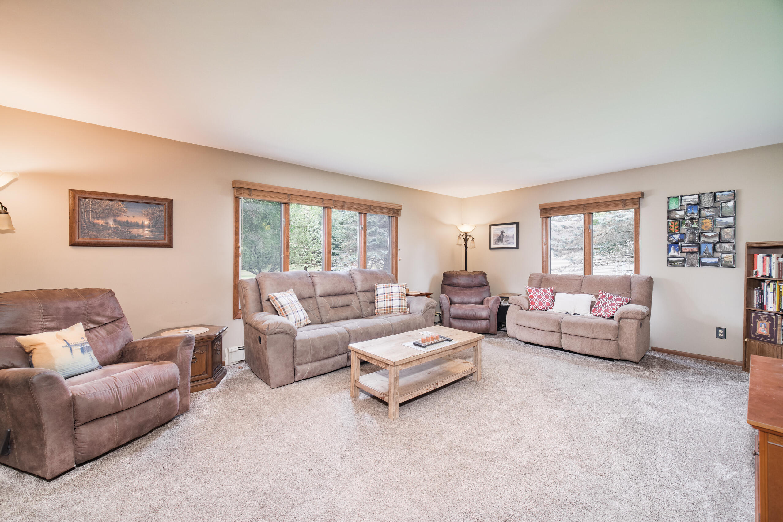 1379 Brown Road Manistee, MI 49660 - Photo 4 of 57 Living Room