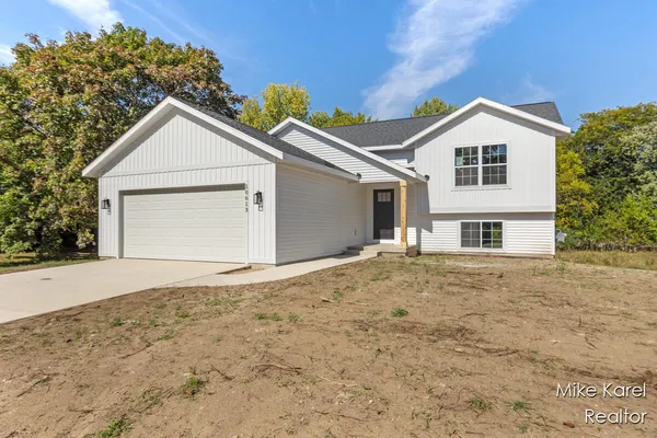 $372,000 | 10613 68th Avenue, Allendale, MI 49401