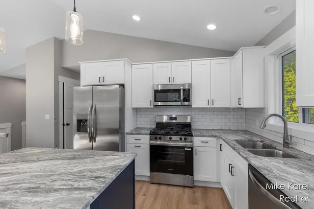 $379,900 | 10613 68th Avenue, Allendale, MI 49401