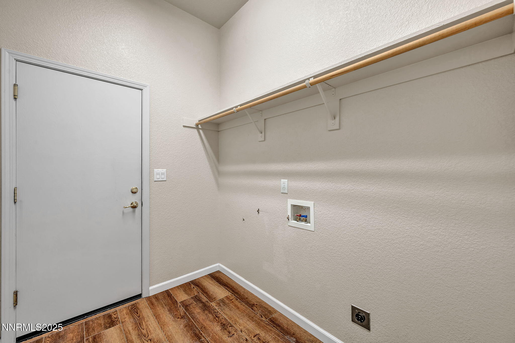 823 Gullane Court Dayton, NV 89403 - Photo 37 of 60 a view of a small space