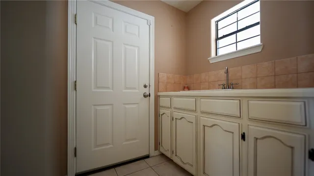 $650,000 | 240 County Road 2112, Alice, TX 78332