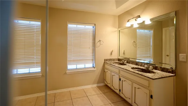 $650,000 | 240 County Road 2112, Alice, TX 78332