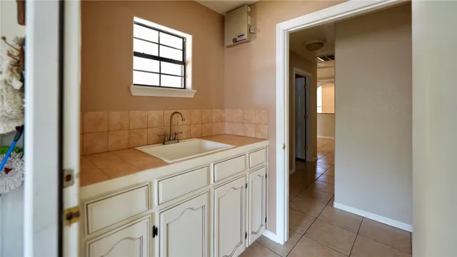 $650,000 | 240 County Road 2112, Alice, TX 78332