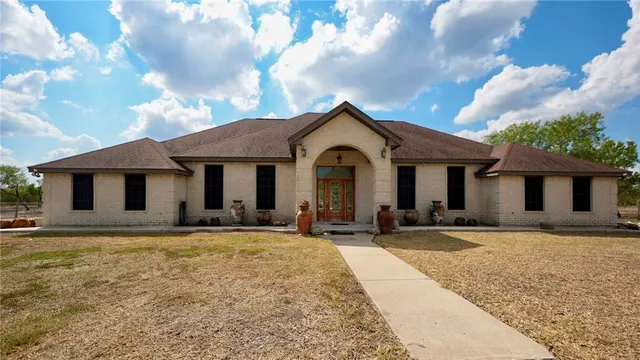 $650,000 | 240 County Road 2112, Alice, TX 78332