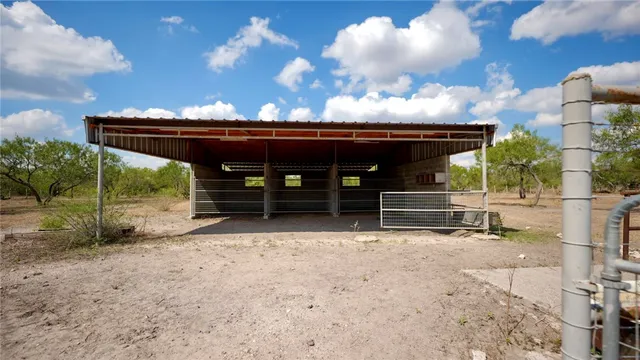 $650,000 | 240 County Road 2112, Alice, TX 78332