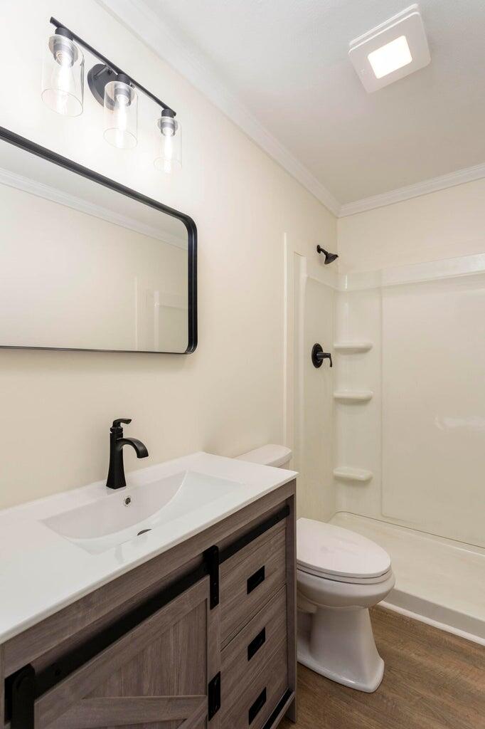 300 Hi Tech Lane Dayton, TN 37321 - Photo 18 of 34 Primary Bath