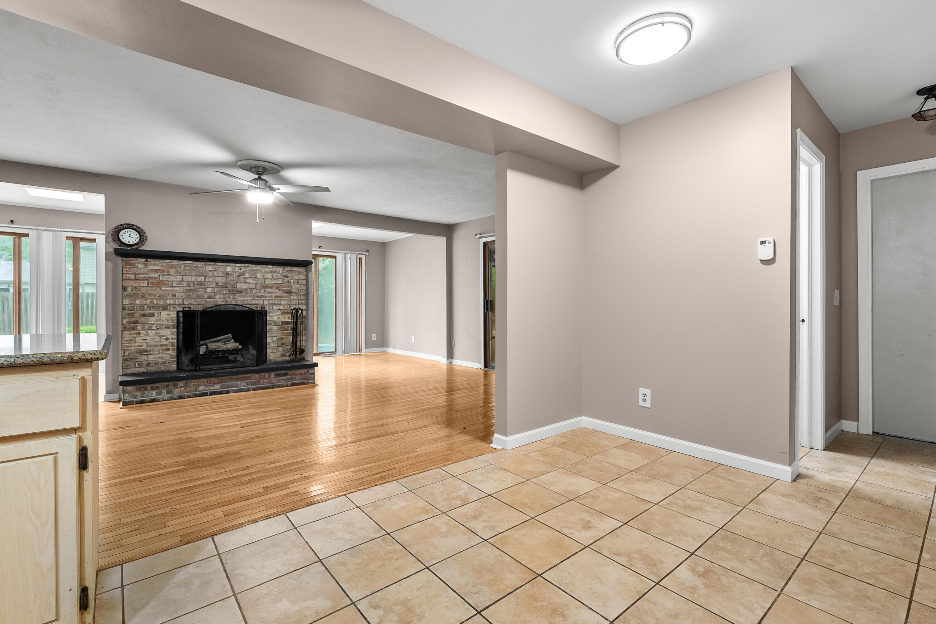 823 Newgate Road Kalamazoo, MI 49006 - Photo 10 of 30 Newgate Rd 823 Kalamazoo 49006-7