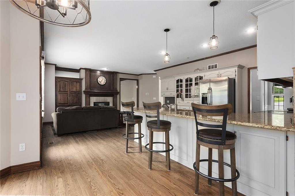 5501 Northeast Oaks Ridge Lane Lee's Summit, MO 64064 - Photo 12 of 44