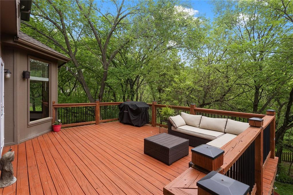 5501 Northeast Oaks Ridge Lane Lee's Summit, MO 64064 - Photo 13 of 44