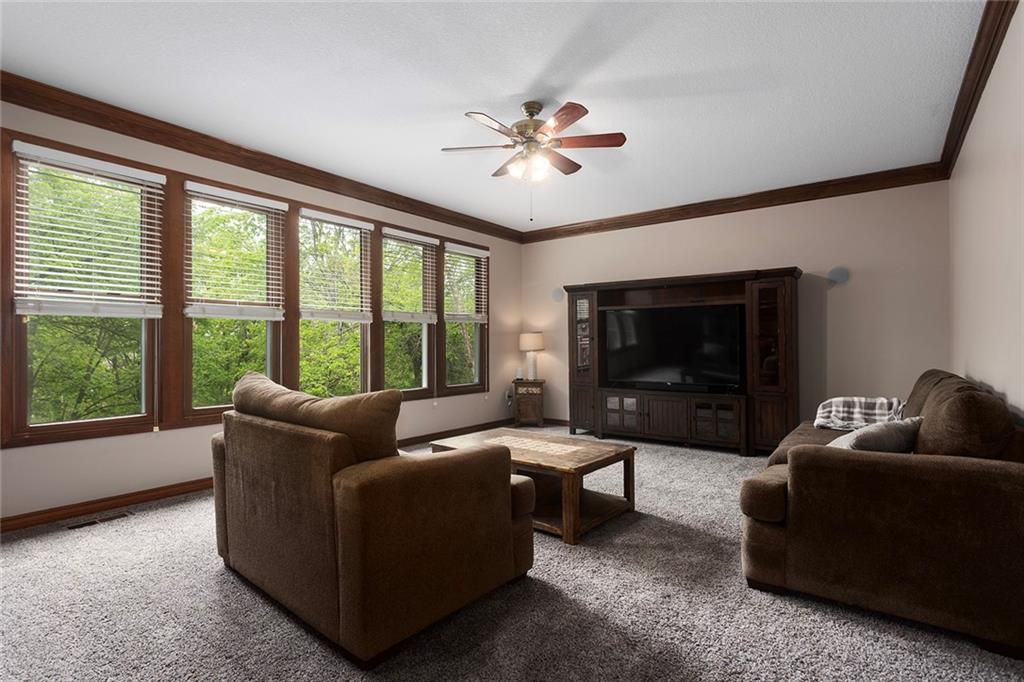 5501 Northeast Oaks Ridge Lane Lee's Summit, MO 64064 - Photo 15 of 44