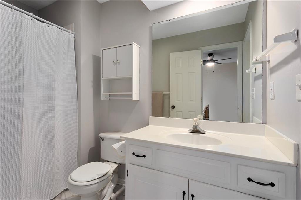 5501 Northeast Oaks Ridge Lane Lee's Summit, MO 64064 - Photo 29 of 44