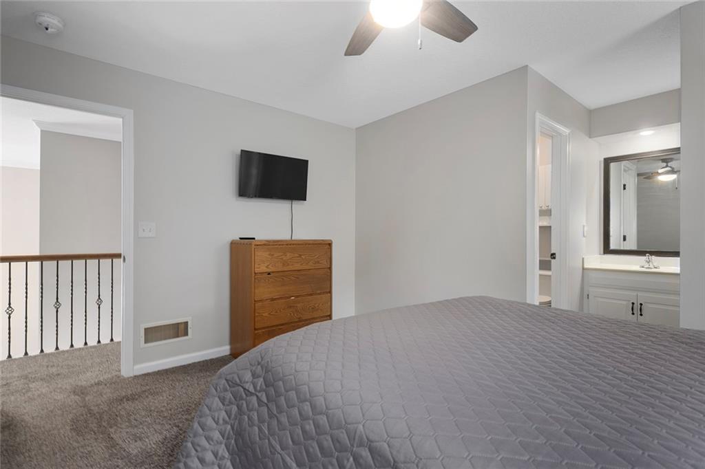 5501 Northeast Oaks Ridge Lane Lee's Summit, MO 64064 - Photo 31 of 44