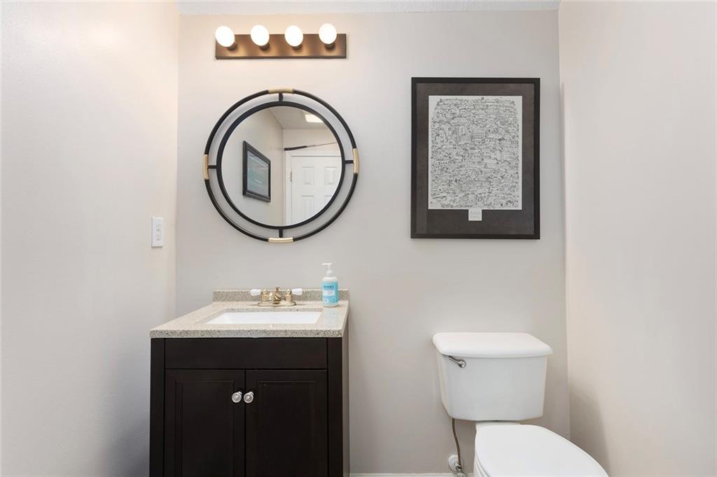 5501 Northeast Oaks Ridge Lane Lee's Summit, MO 64064 - Photo 35 of 44