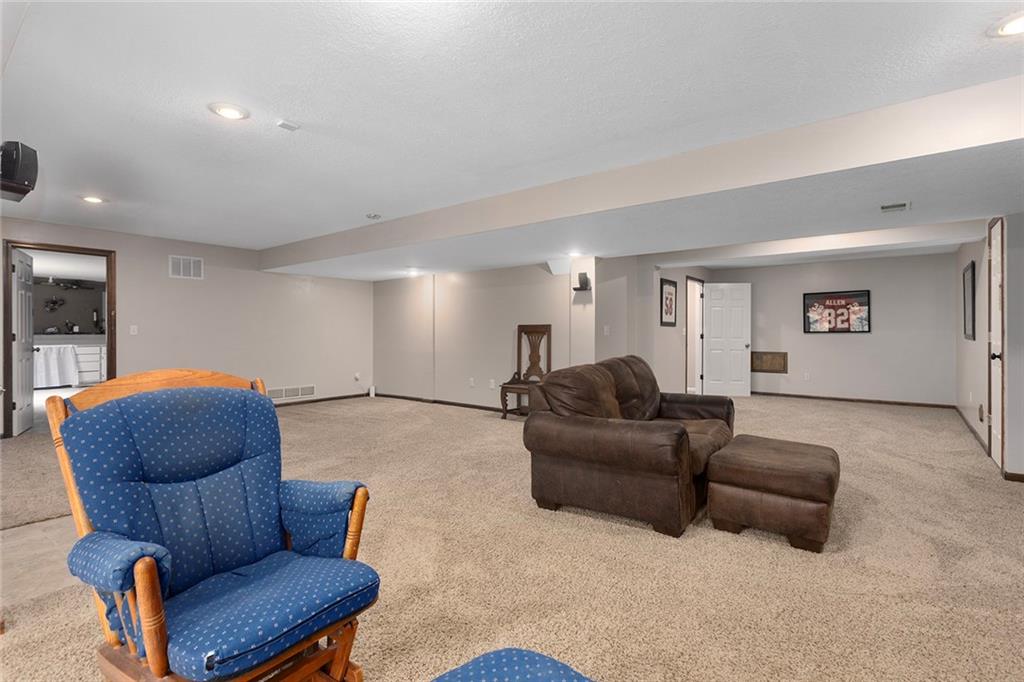 5501 Northeast Oaks Ridge Lane Lee's Summit, MO 64064 - Photo 38 of 44