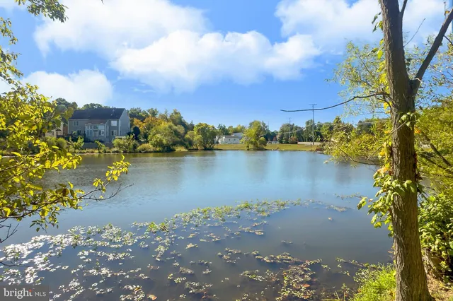 $1,100,000 | 2410 Dakota Lakes Drive, Herndon, VA 20171