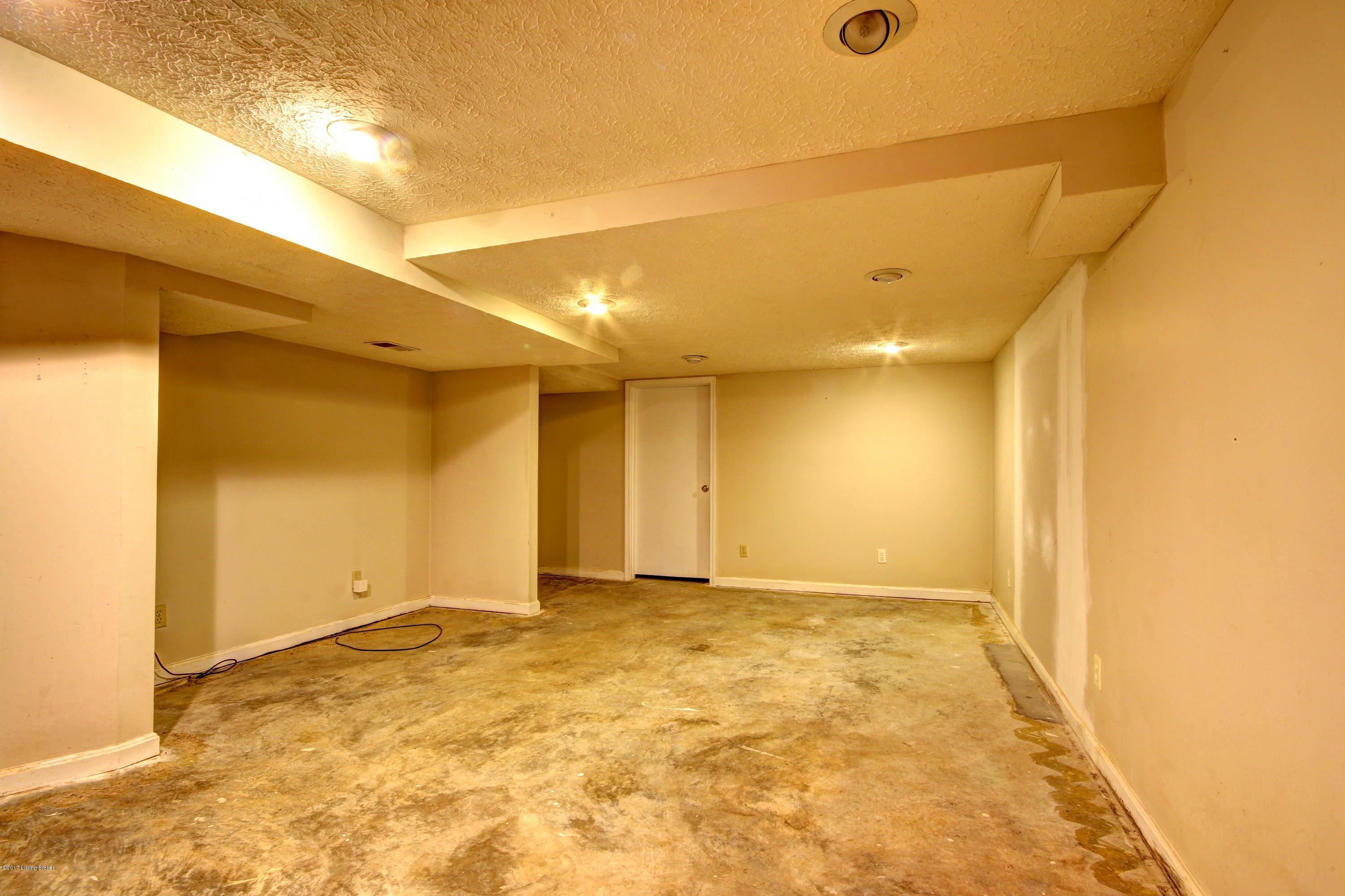 8131 Rochelle Road Louisville, KY 40228 - Photo 25 of 33 Rochelle #25